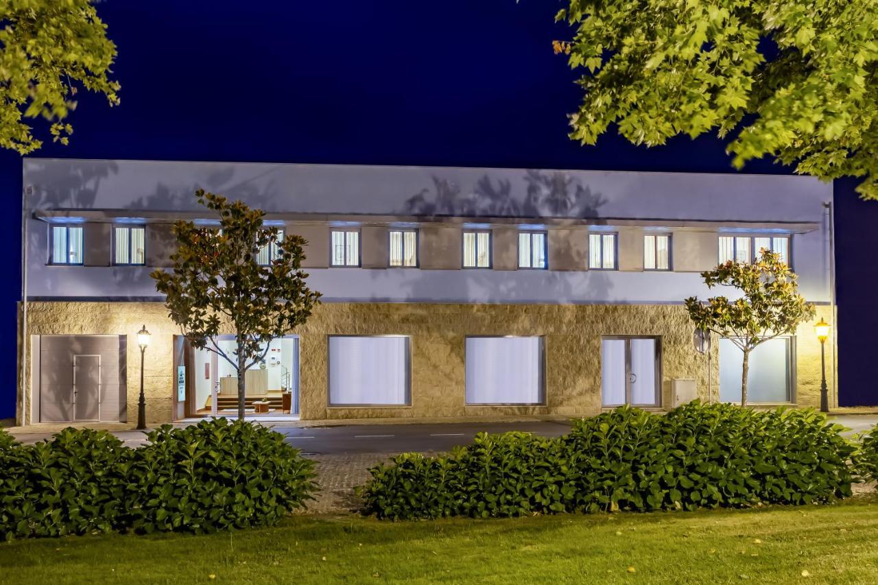 Boutique Mouras Bed & Breakfast Мондим де Басто Екстериор снимка