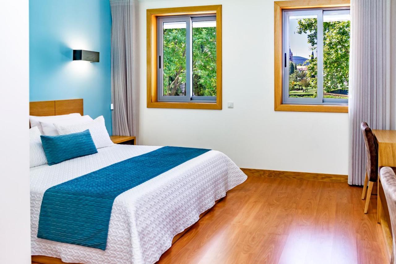 Boutique Mouras Bed & Breakfast Мондим де Басто Екстериор снимка