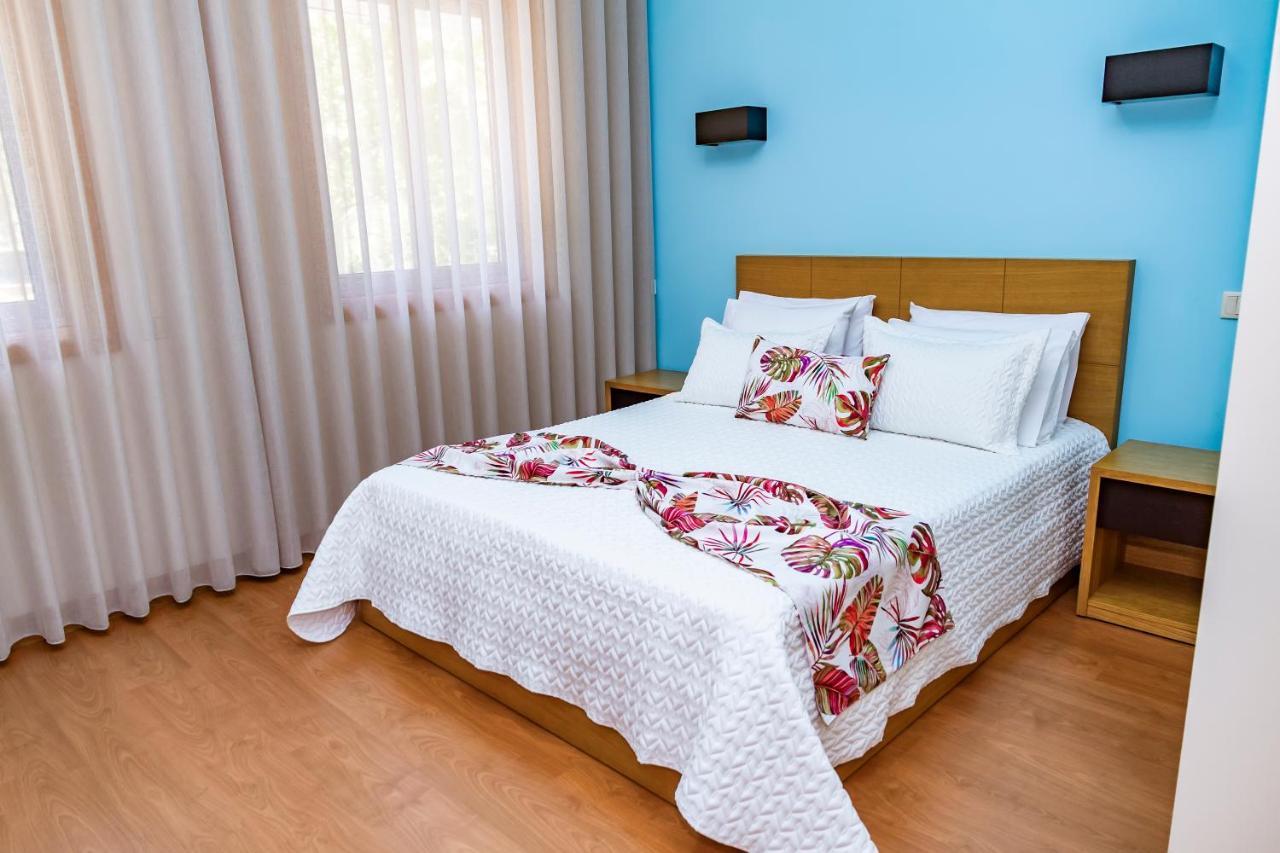 Boutique Mouras Bed & Breakfast Мондим де Басто Екстериор снимка